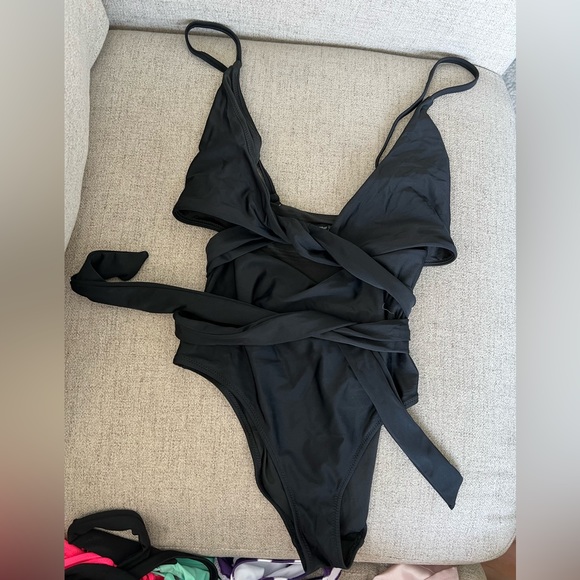Black Aerie one piece Bathingsuit - Picture 2 of 4